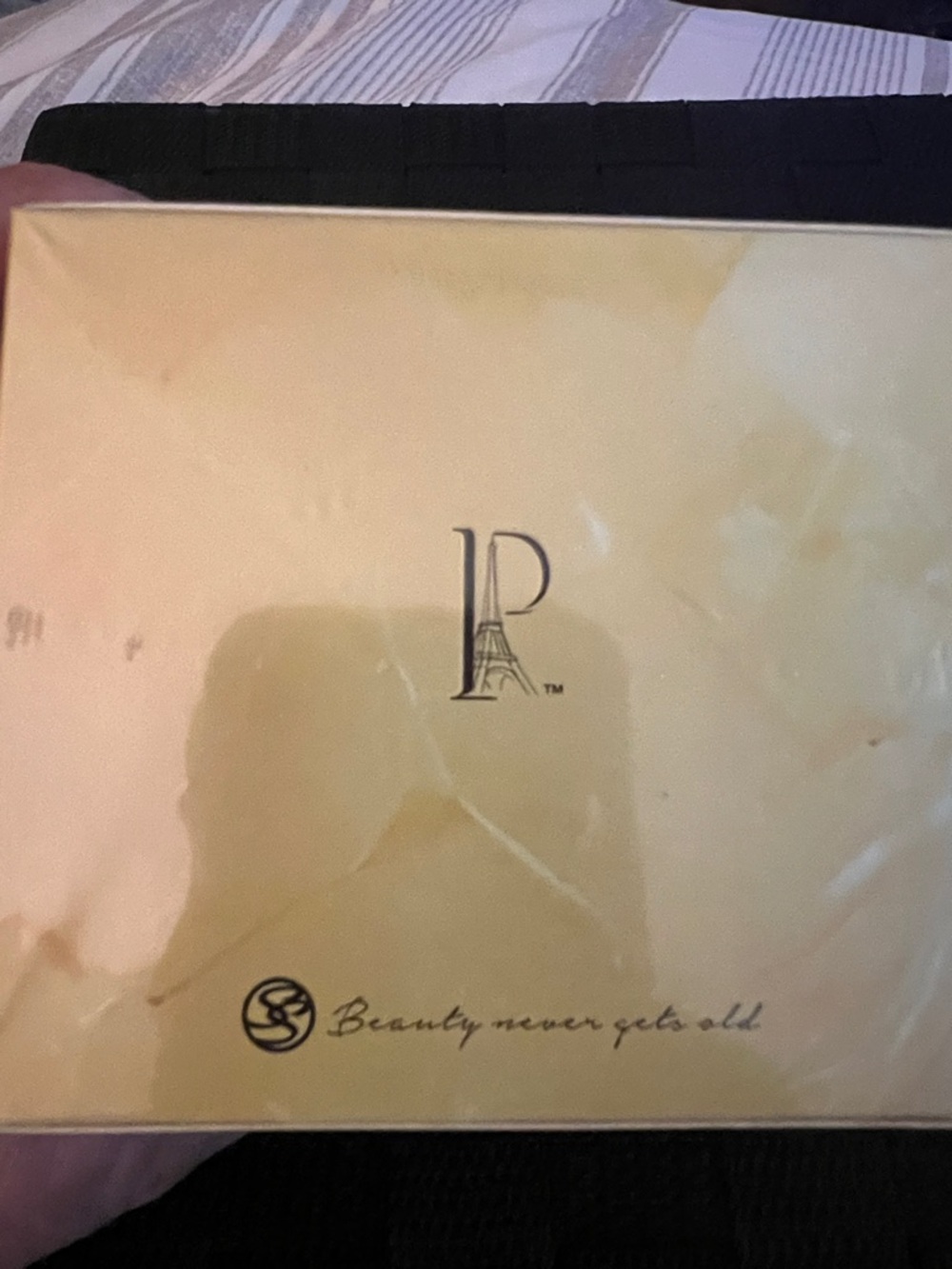 Argan Oil Facial Peeling Gel with Vitamins E & A - Gold - Picture 3 of 5